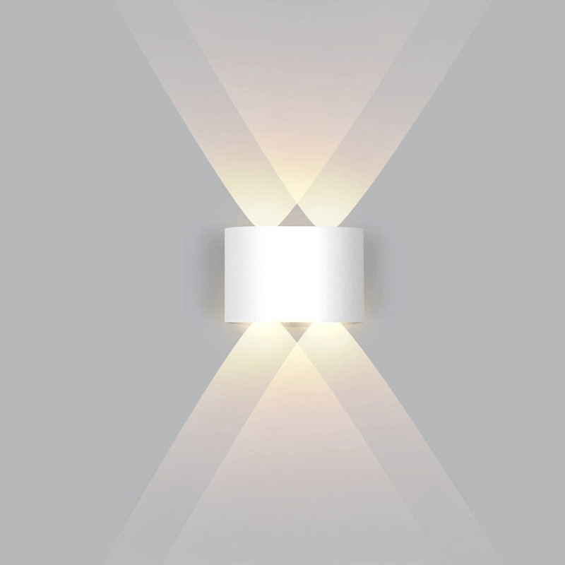 Applique murale LED EXTERA robuste et moderne, éclairage extérieur étanche longue durée.