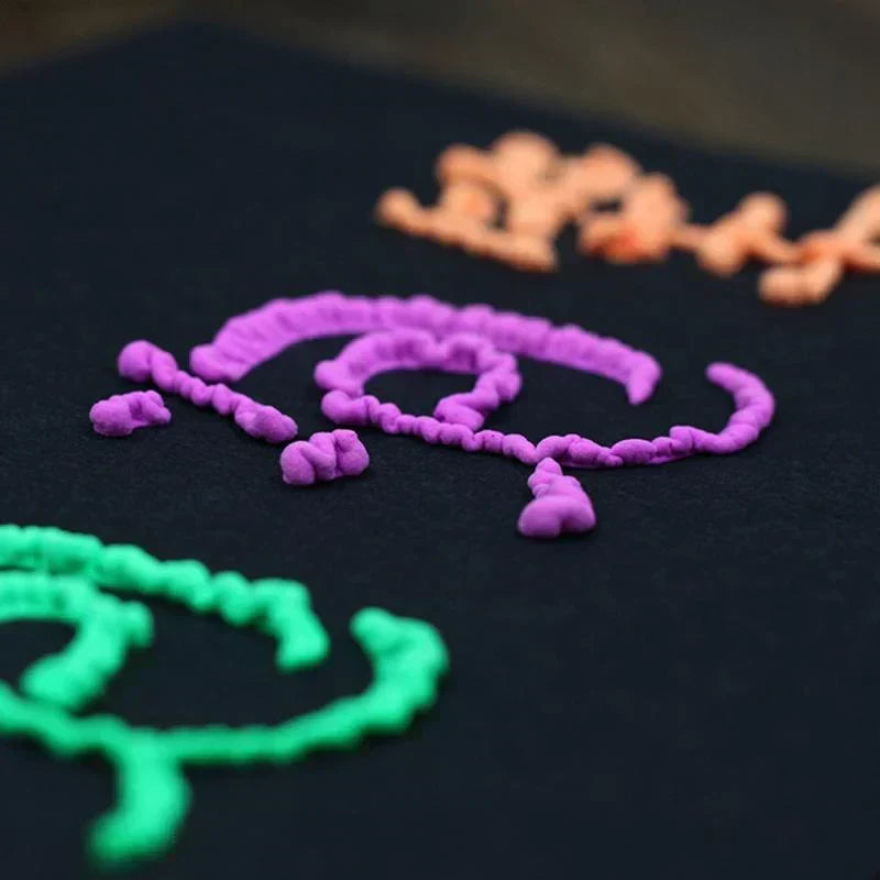 Dessins 3D uniques créés avec des feutres magiques. Jeu éducatif et créatif pour les enfants.