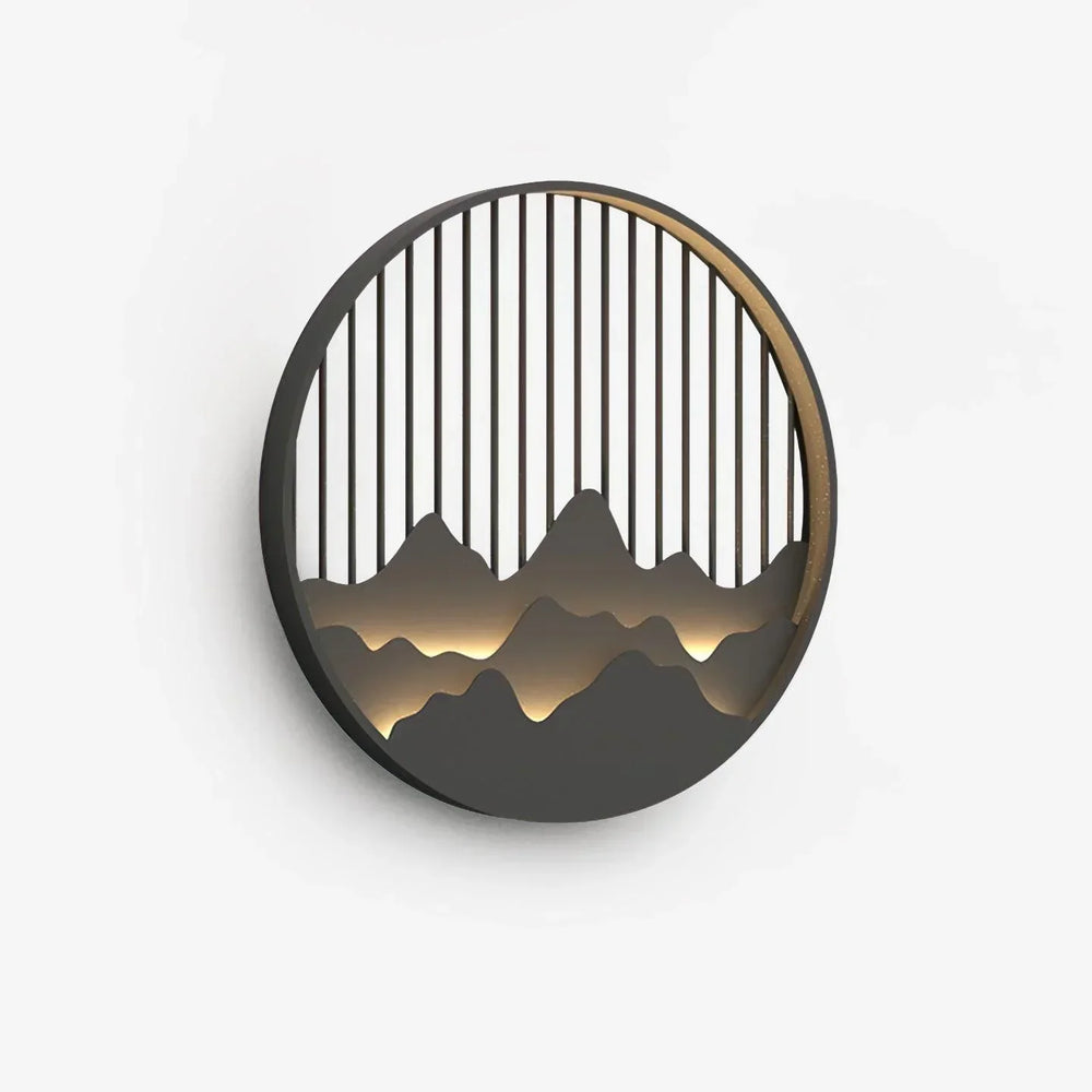 Applique murale LED extérieure étanche avec motif montagne. Apporte une touche design et naturelle à votre façade.