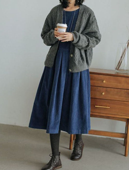 Robe décontractée femme élégante, parfaite pour un look chic au quotidien. Style polyvalent et confortable.
