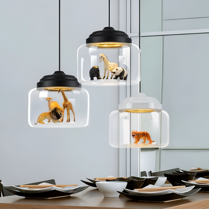 Suspension décorative scandinave pour chambre de bébé, lumière apaisante et atmosphère sereine.
