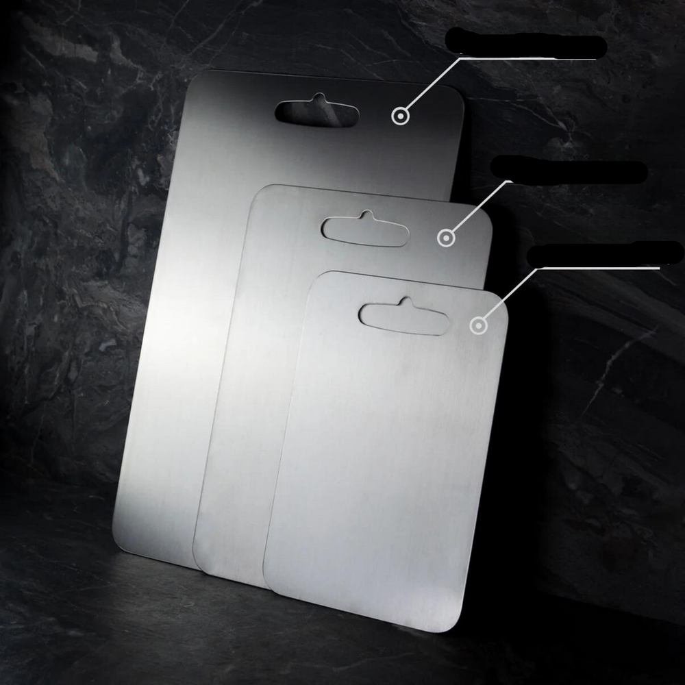 Planche de découpe professionnelle en inox, rectangulaire et hygiénique, pour une préparation alimentaire facile et propre en cuisine.