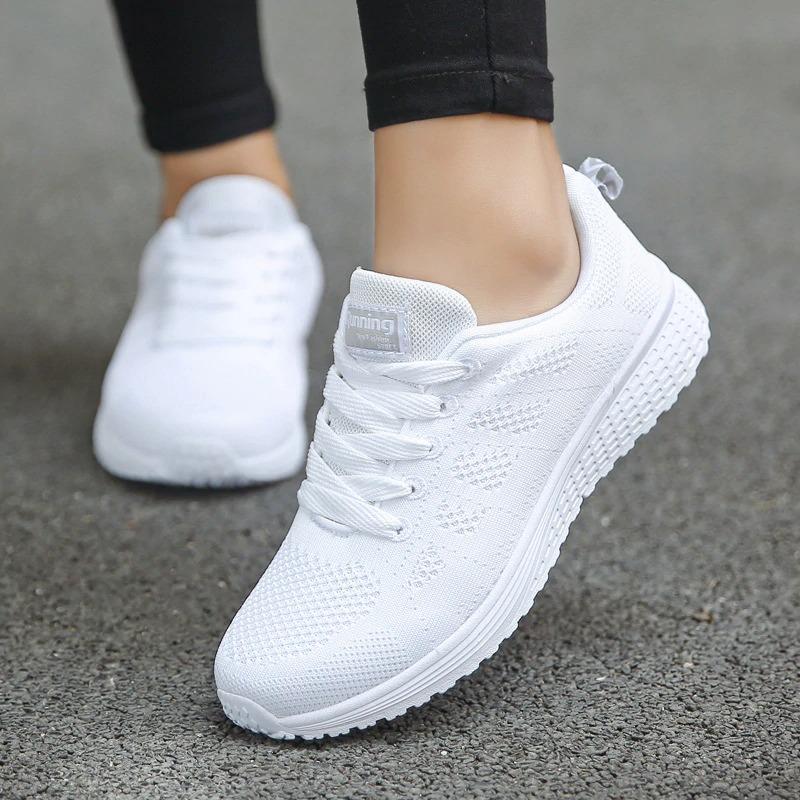 Chaussures de marche femme pour un confort durable lors de vos sorties prolongées.