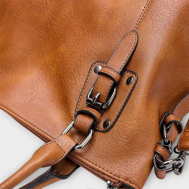 Sac d'épaule féminin, design élégant et pratique, idéal pour compléter une tenue mode chic.