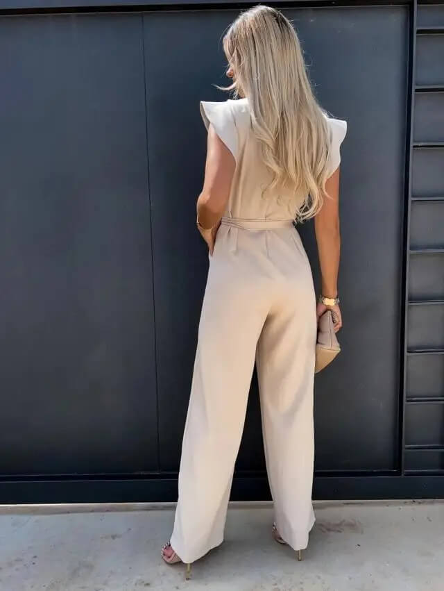 Jumpsuit femme chic, combinaison élégante pour le bureau ou une soirée, alliant style et confort.