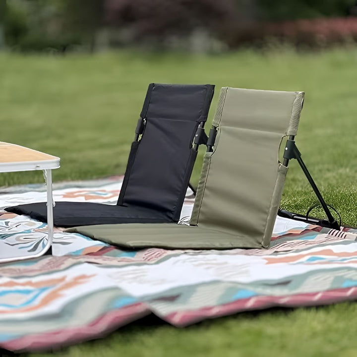 Chaise de jardin pliante et portable en aluminium, avec coussin doux pour un confort optimal.