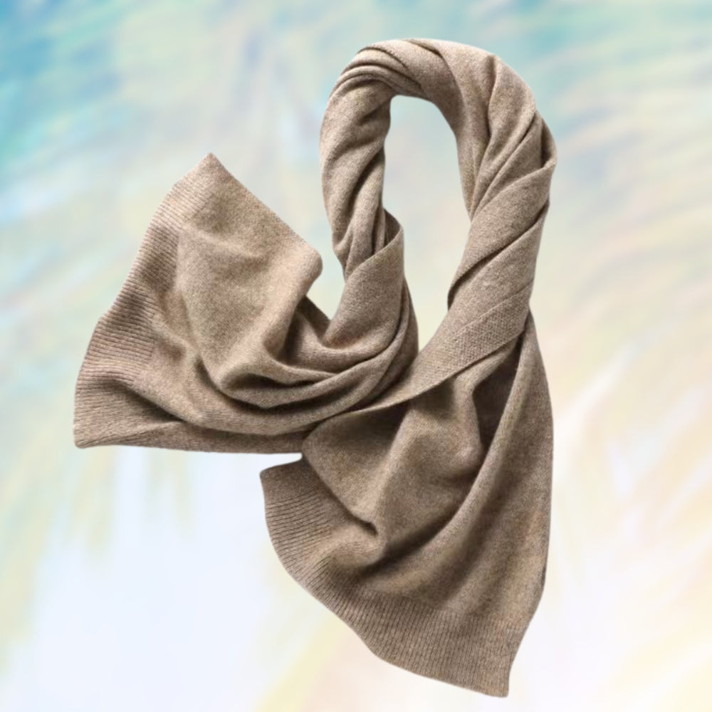 Écharpe femme douce et chaude, parfaite pour l'automne-hiver. Un accessoire de mode élégant et confortable.