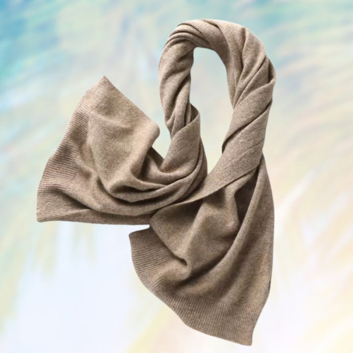 Écharpe femme douce et chaude, parfaite pour l'automne-hiver. Un accessoire de mode élégant et confortable.