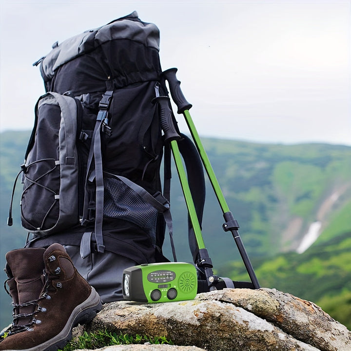 Radio de survie autonome avec solaire, manivelle, power bank, lampe torche, pour sécurité et météo.