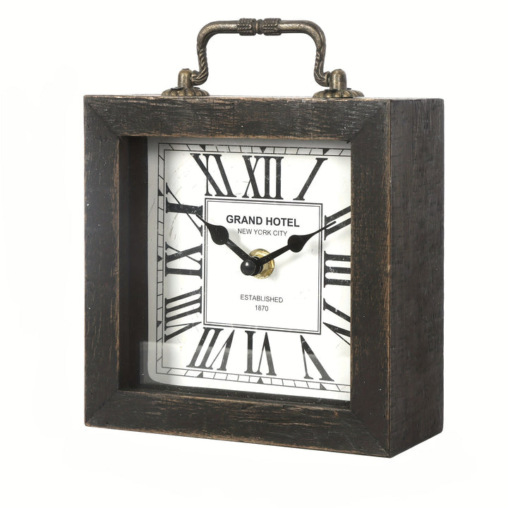 Décoration murale : grande horloge en bois rustique avec protection en verre, accent de style pour la maison.