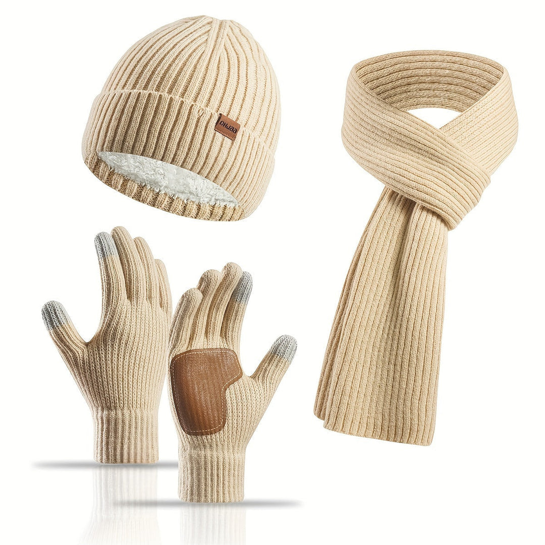 Accessoires d'hiver extérieurs pour couples: bonnet, écharpe, gants, pour toutes vos aventures hivernales.