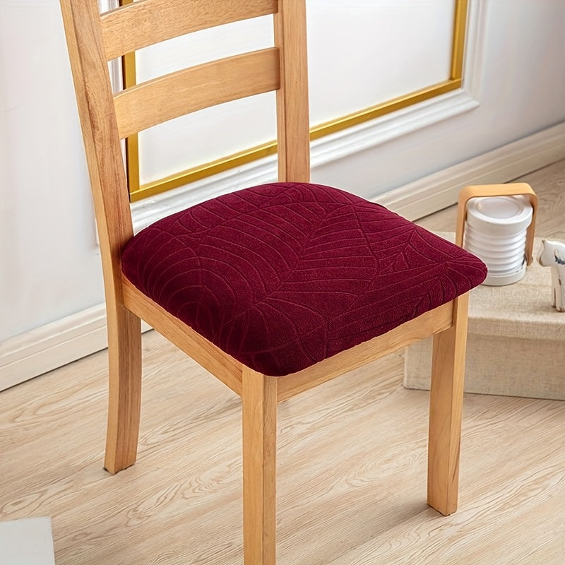 Protégez et décorez avec cette housse de chaise jacquard extensible. Renouveau mobilier instantané, lavable machine.