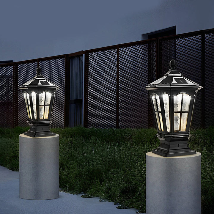 Luminaire extérieur solaire LED en aluminium, étanche, parfait pour éclairer jardin, allée ou terrasse.