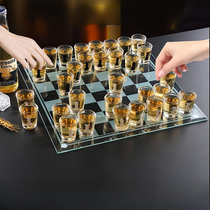 Gros plan sur les verres à shot du jeu d'échecs à boire, chacun représentant une pièce, prêts à être remplis.