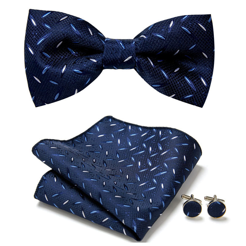 Ensemble nœud papillon, pochette, boutons de manchette homme élégant pour cérémonie ou mariage.
