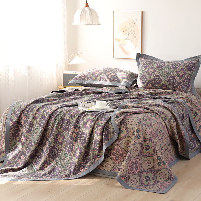 Couette coton réversible à motifs mandala complexes, parfait pour rehausser le style de votre chambre à coucher.