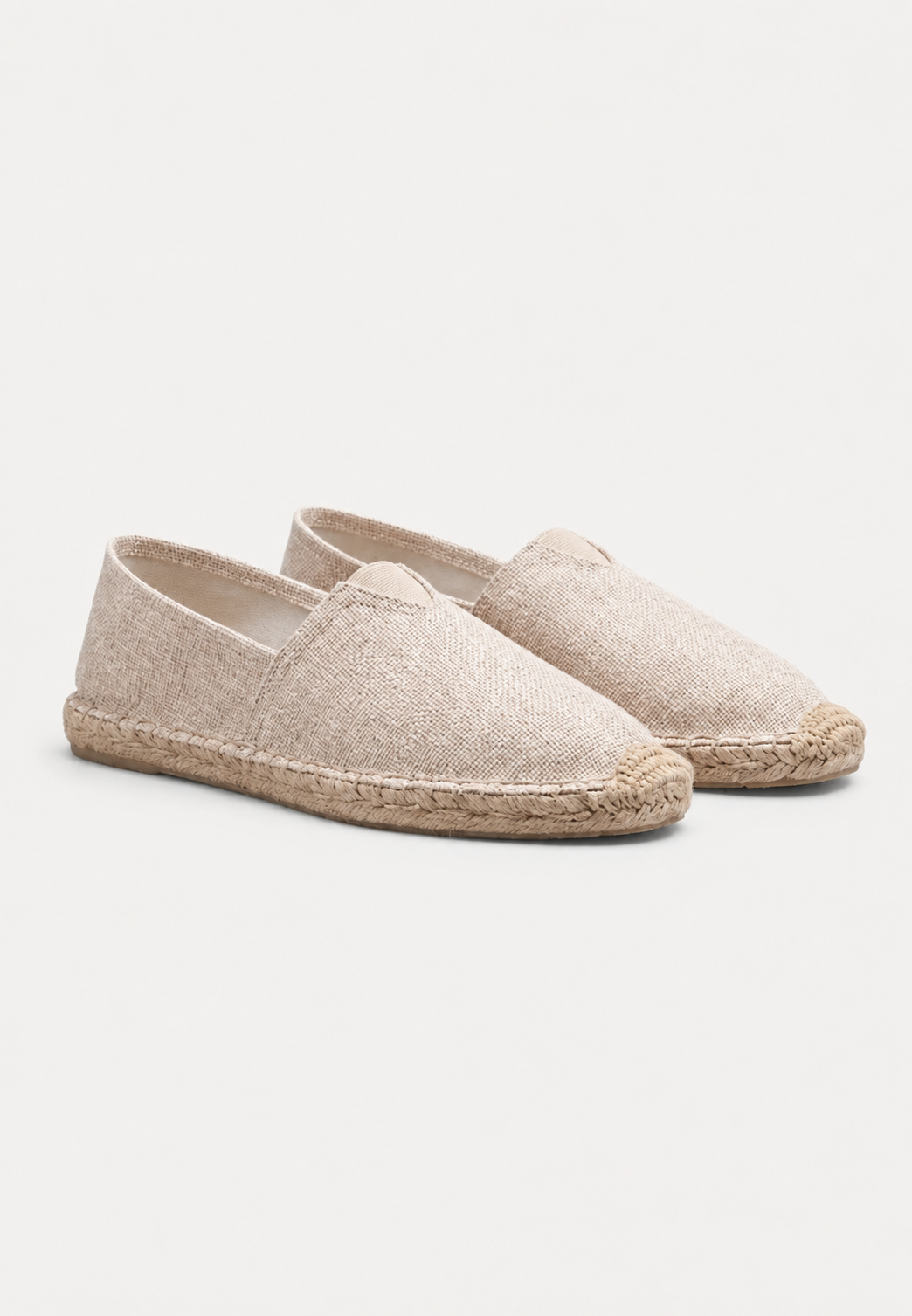 Espadrilles homme en toile respirante, style slip-on tendance pour un look estival élégant et décontracté.