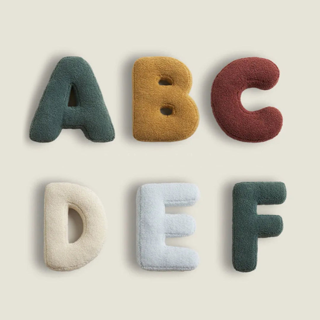 Coussin décoratif alphabet, lettre A en coton pour salon moderne.