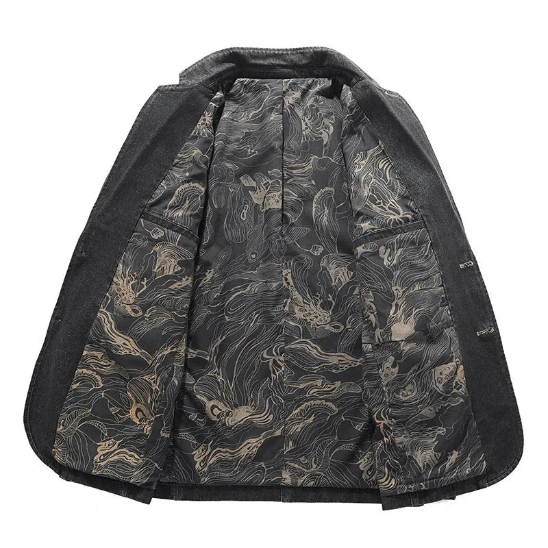 Surchemise homme délavée style usé, coupe décontractée et deux boutons. Tendance pour mode masculine.