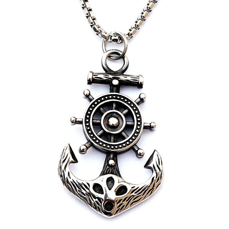 Bijou chic: collier femme avec pendentif scintillant, accessoire intemporel et mode.