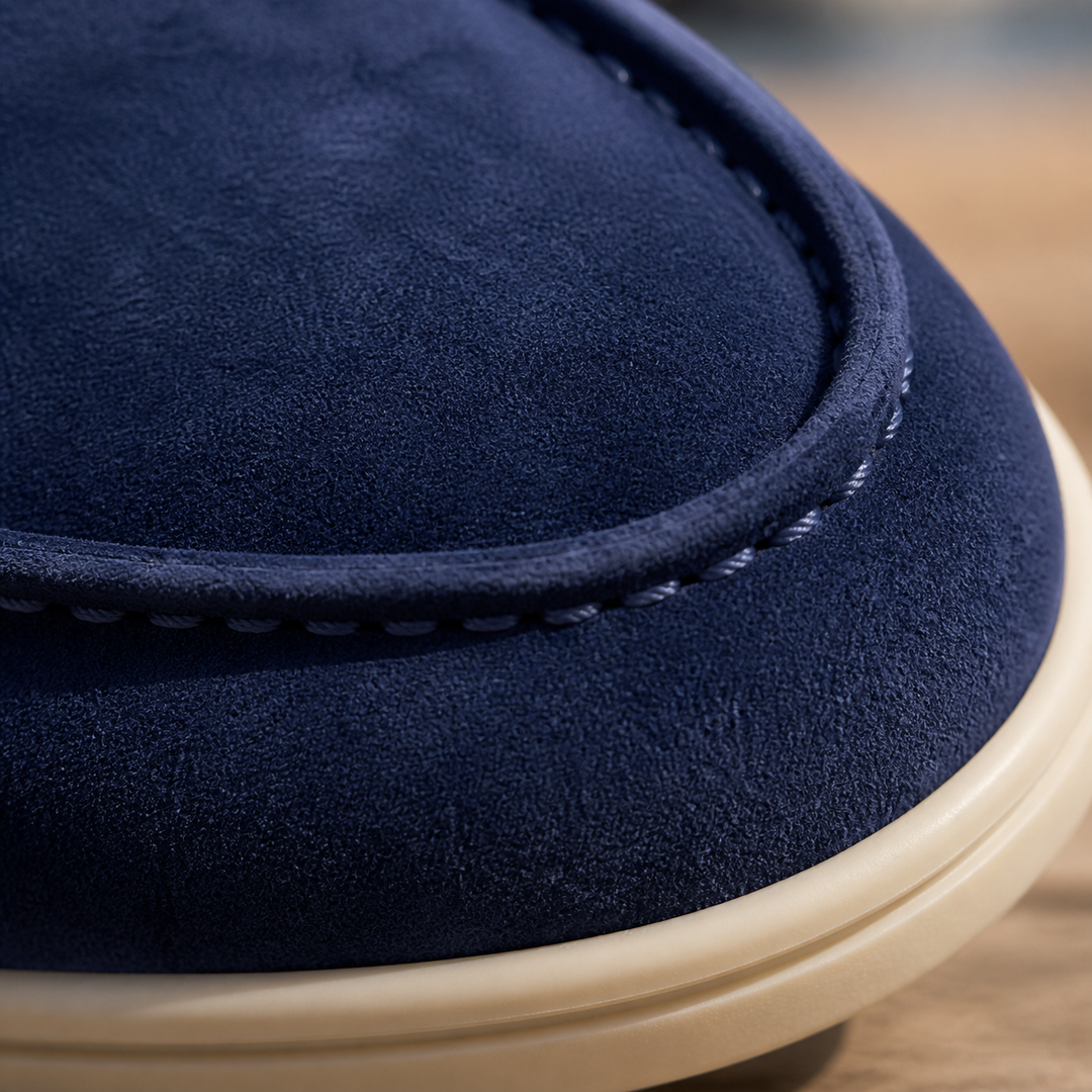 Mocassins homme noirs à enfiler, style décontracté et chic pour le bureau.