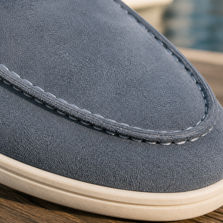 Mocassins homme en daim souple, chaussures à enfiler pour un confort optimal.