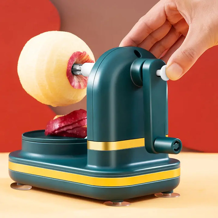 Préparation culinaire facile avec cet éplucheur multifonctionnel de fruits et légumes.