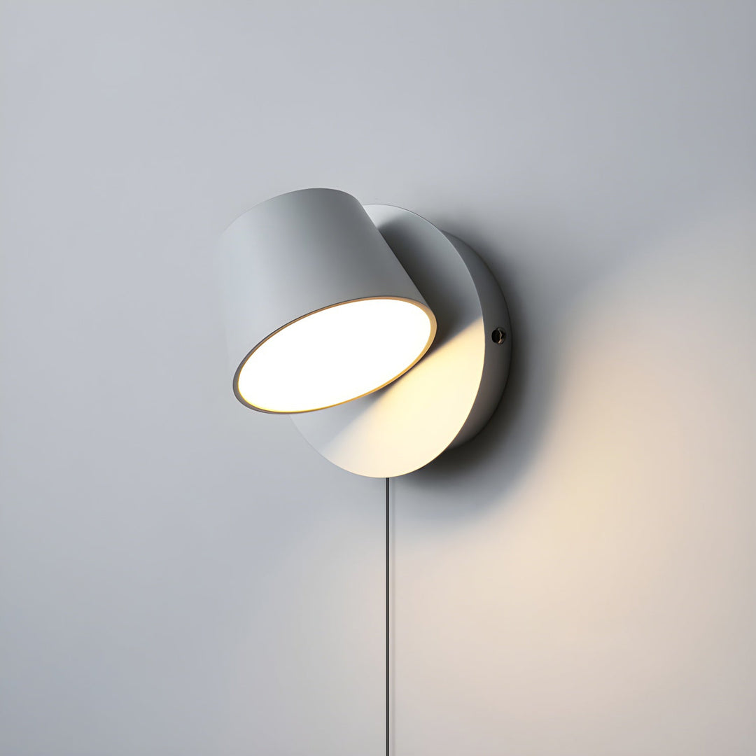 Lampe murale LED orientable avec un design moderne. Apportez un éclairage contemporain à votre chambre ou salon.