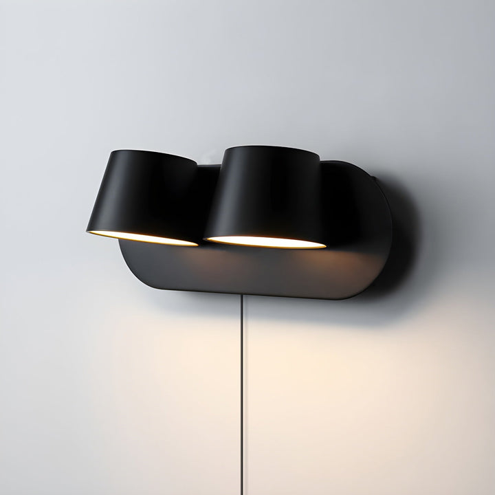 Applique LED murale pour chambre ou salon. Liseuse orientable offrant un éclairage ajustable et un style moderne.