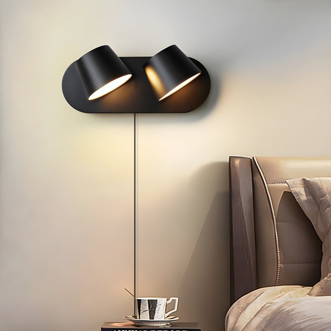 Lampe murale LED liseuse orientable, design moderne et épuré. Offre un éclairage directionnel pour chambre/salon.