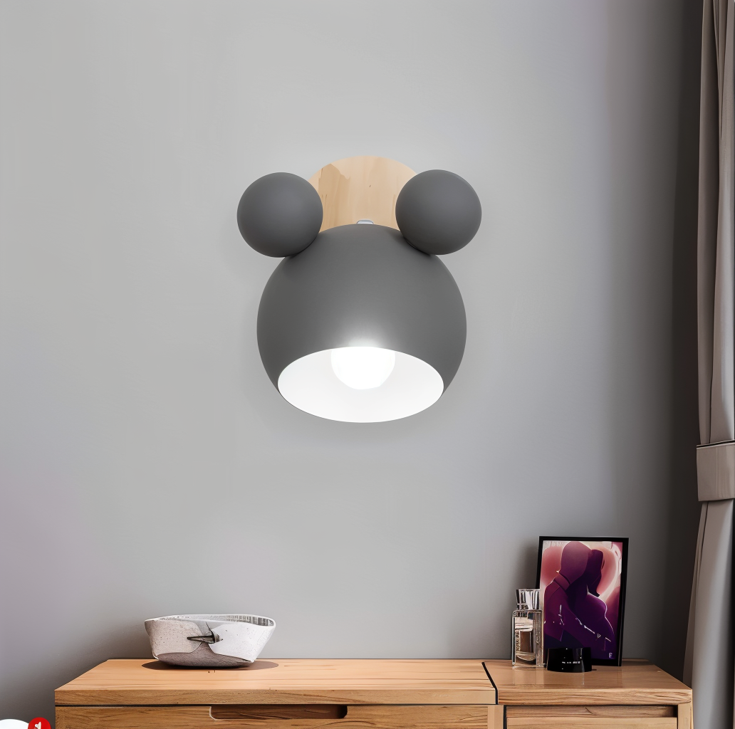 Lampe murale design ludique pour coin lecture, lumière réglable.
