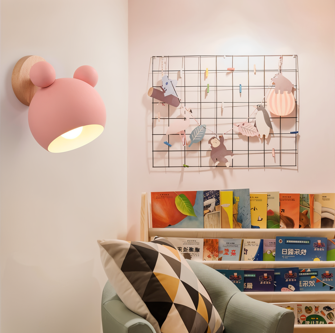 Lampe murale décorative, crée une ambiance chaleureuse avec lumière réglable.