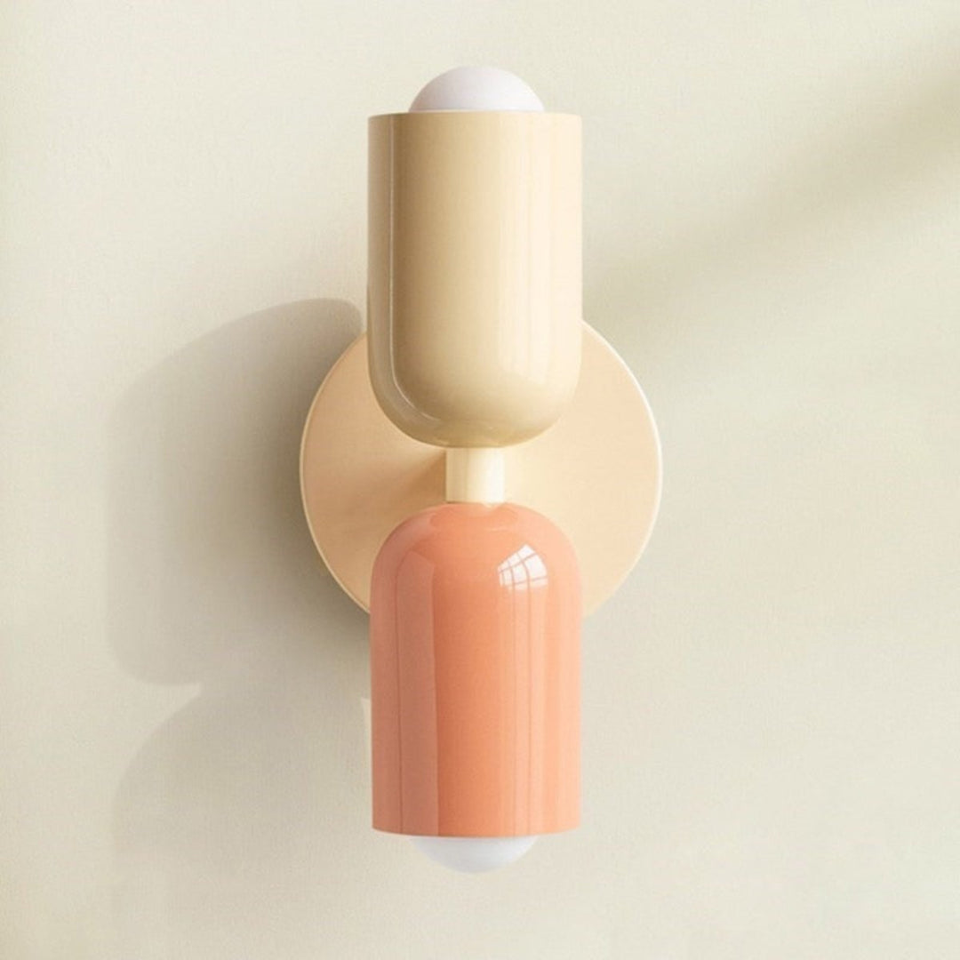 Applique murale LED scandinave, design minimaliste intemporel. Éclairage intérieur moderne et épuré.