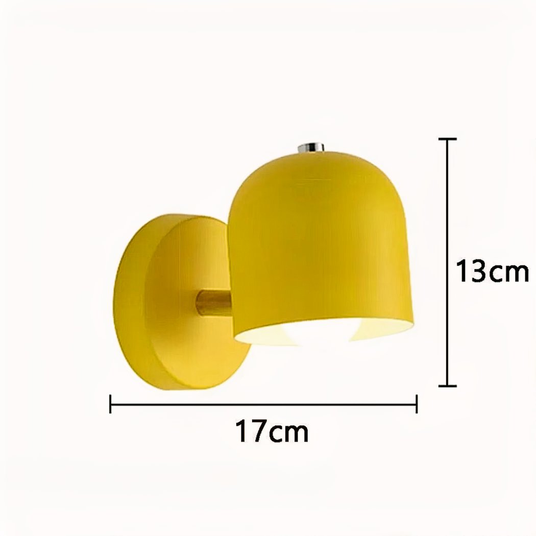 Lampe murale scandinave moderne pour salon ou chambre. Crée une ambiance lumineuse colorée et design.