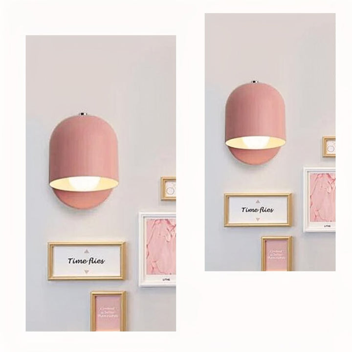 Applique murale scandinave moderne. Lampe design pour un éclairage d'ambiance coloré dans le salon ou chambre.