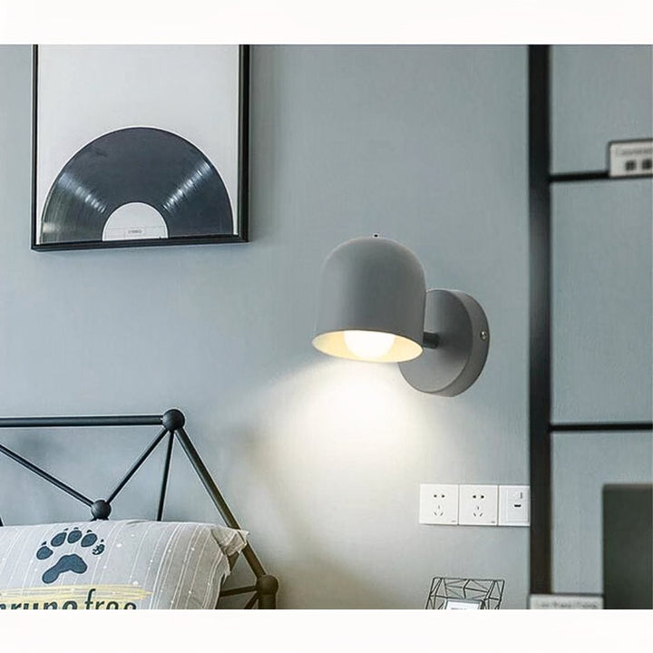 Applique murale colorée NordicGlow. Style scandinave moderne pour une ambiance lumineuse unique.