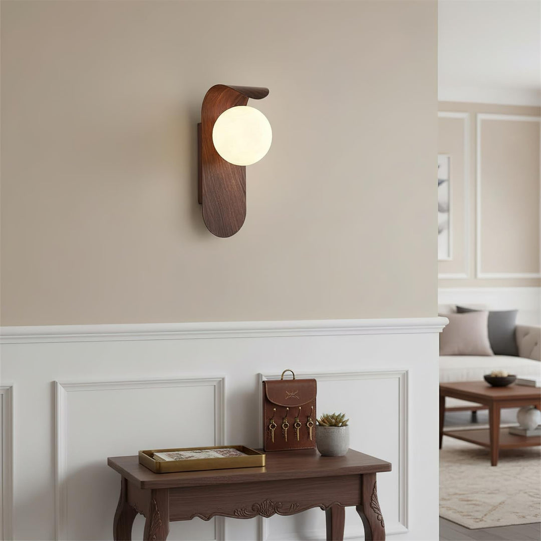 Applique murale globe mat, éclairage résistant à l'humidité, idéale salle de bain et extérieur.