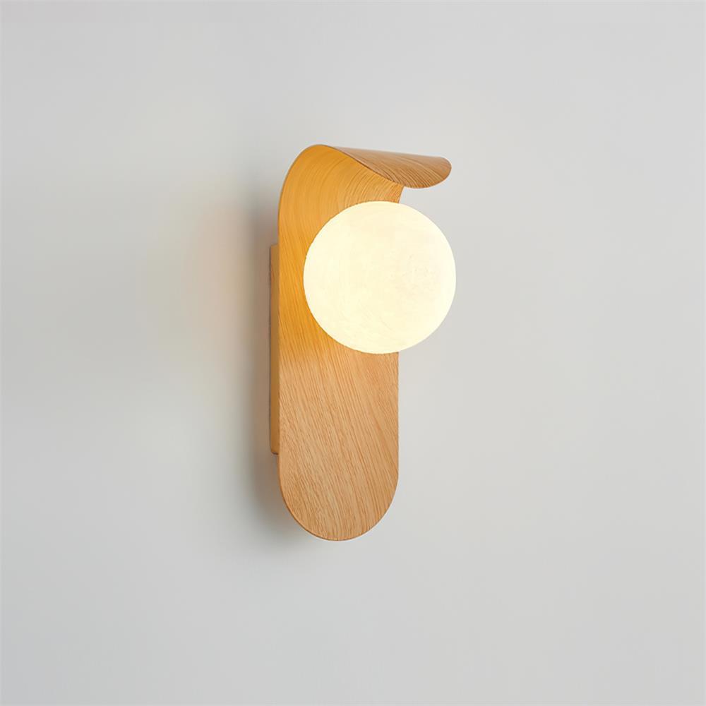 Applique murale globe mat, éclairage d'ambiance résistant à l'humidité, idéale pour tout espace de vie.