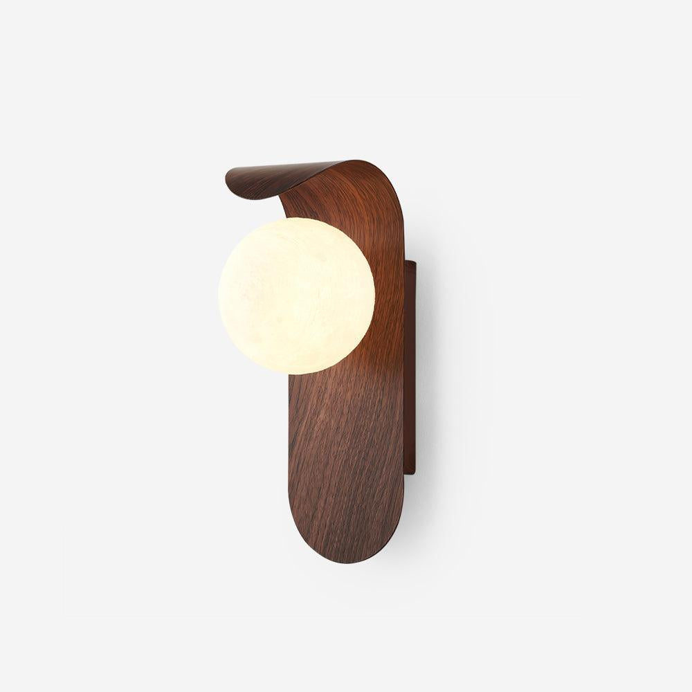 Design moderne : applique murale globe mat, luminaire résistant humidité pour espaces intérieurs et extérieurs.