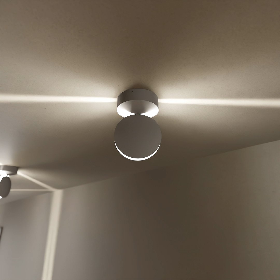 Éclairage mural LED RGB avec changement de couleur pour une ambiance lumineuse personnalisée et contemporaine.