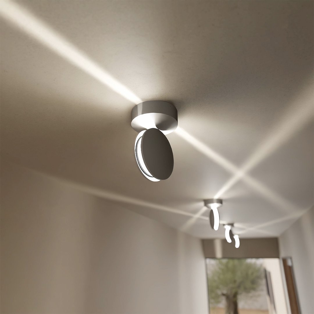 Applique murale LED RGB décorative, idéale pour salon ou chambre, apportant une touche moderne et colorée.
