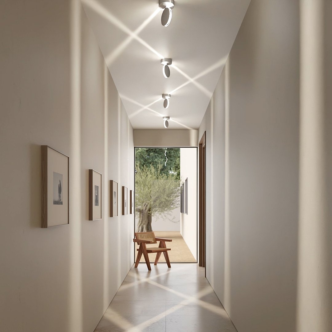 Décoration murale lumineuse LED RGB, moderne et élégante, pour une ambiance chaleureuse et colorée.