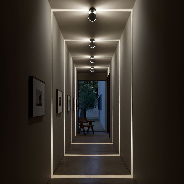 Applique murale LED RGB, lumière variable pour créer diverses ambiances modernes et colorées dans toute pièce.