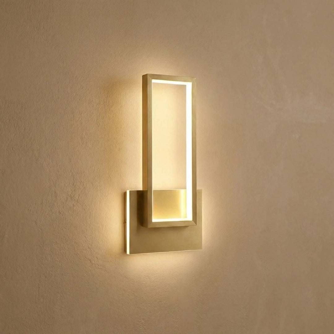 Applique LED intelligente, lumière réglable pour créer une ambiance chaleureuse dans salon, chambre ou couloir.