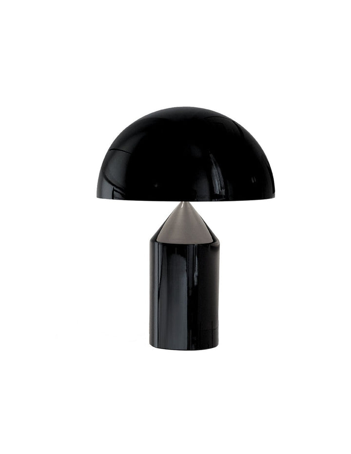 Lampe de table design iconique en métal blanc, idéale pour une décoration intérieure moderne. Éclairage élégant.