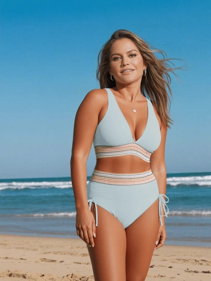 Bikini femme taille haute sculptant, élégant et confortable pour la plage estivale. Mode féminine.
