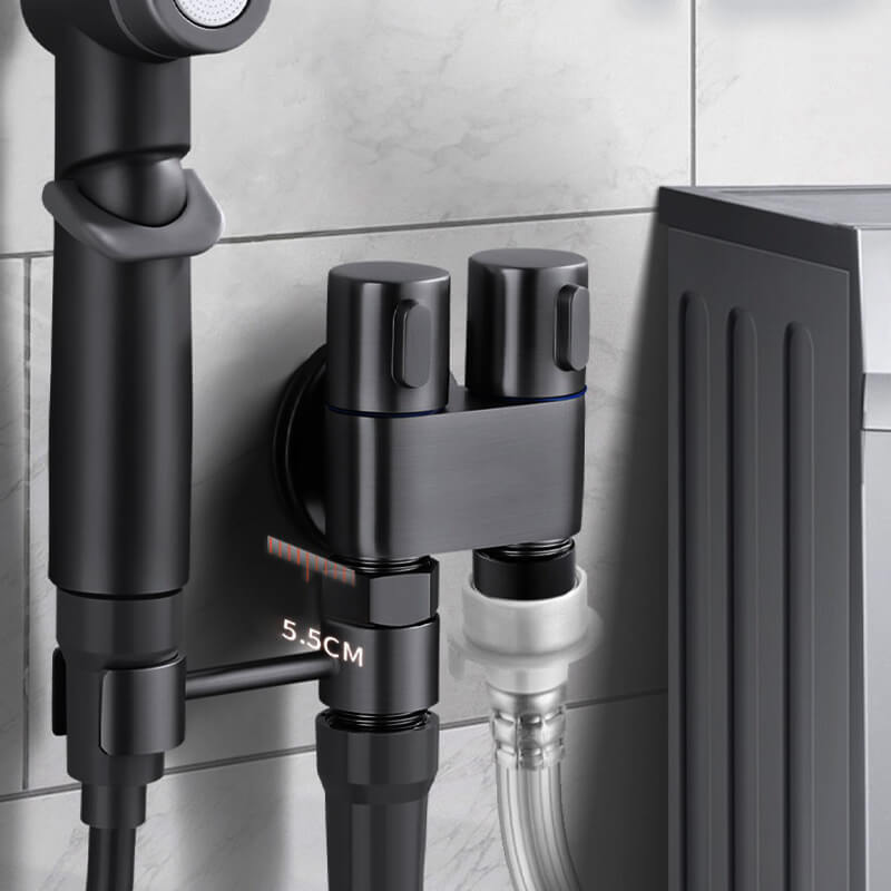 Vanne double HydraFlex™ en laiton noir pour un contrôle facile de l'eau en plomberie de cuisine et salle de bain.