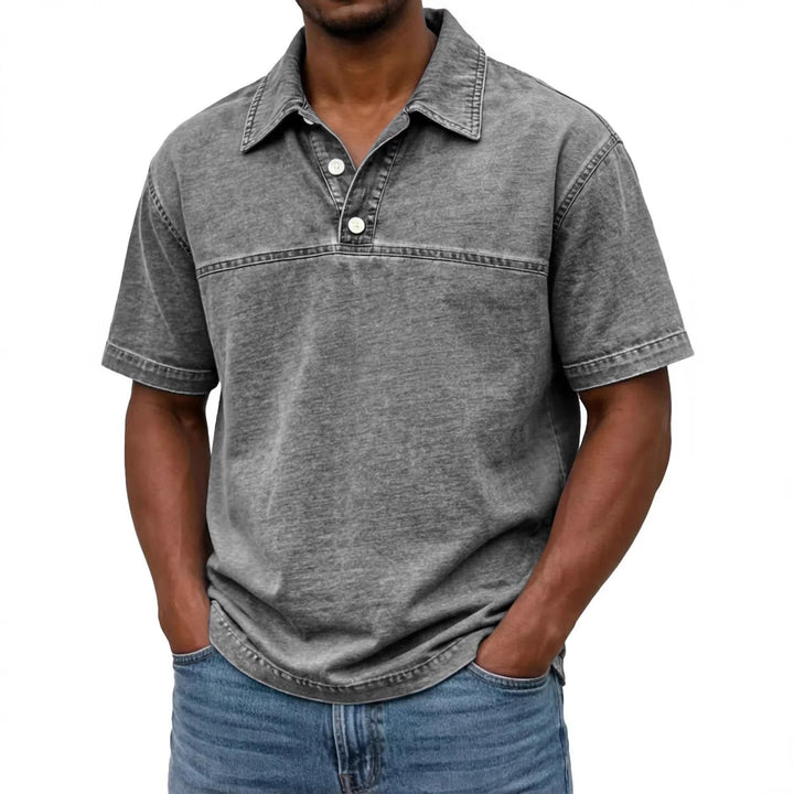 Haut homme type polo à manches courtes, doux et confortable, parfait pour la mode masculine décontractée.