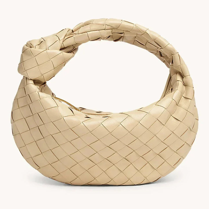 Sac femme en cuir marron foncé. Sac bandoulière élégant et pratique, idéal pour le travail ou les sorties.