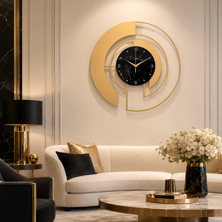 Horloge de salon design géométrique silencieuse, pour une touche contemporaine.